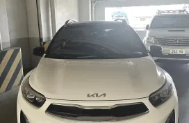  2023  white Kia stonic, with front/rear dashcam, ceramic coating