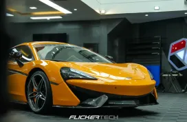 McLaren 570s  Automatic Transmission w/ Paddle Shift