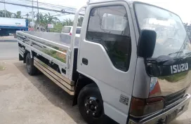 Isuzu elf truck dropside