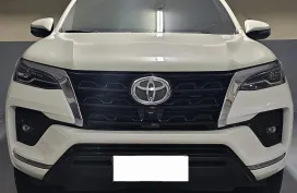 2022 Toyota Fortuner 2.4V 4x2 A/T Pearl White