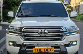 HOT!!! 2017 Toyota Land Cruiser LC200 Premium for sale at affordable price! 