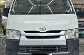 2018 TOYOTA HIACE COMMUTER MT