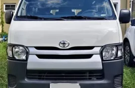 2018 TOYOTA HIACE COMMUTER MT