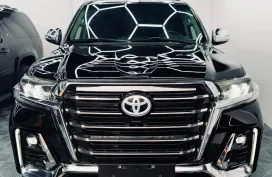 HOT!!! 2010 Toyota Land Cruiser Dubai 4x4 Limgene Series BK for sale at affordable price! 