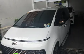 FOR SALE!!! Pearlwhite 2023 Hyundai Staria Premium+ CRDi 2.2 AT affordable price (URGENT)