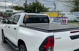 2020 Hilux conquest first owner with topflip cover