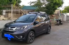 One owner, no accident like new. Please add me on messenger