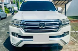 HOT!!! 2015 Toyota Land Cruiser VX V8 for sale at affordable price! 