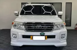 HOT!!! 2015 Toyota Land Cruiser LC200 V8 VX Limited Dubai Version for sale at affordable price!  