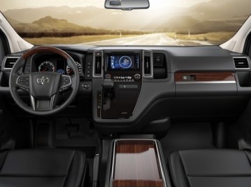 Toyota Hiace Super Grandia 2020 interior