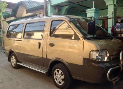 2005 kia pregio van