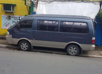 2005 kia pregio van