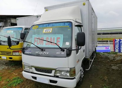 isuzu closed van for sale