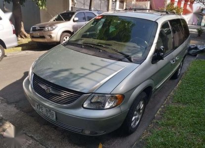 2004 chrysler van