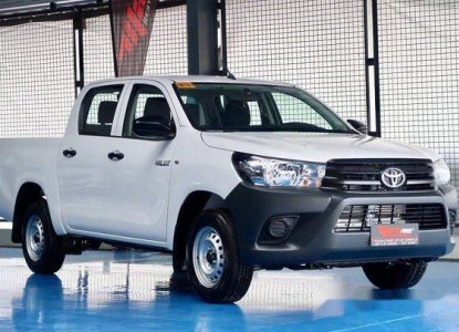 toyota hilux closed van price