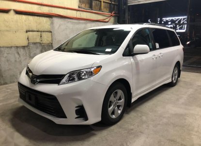 toyota sienna le price