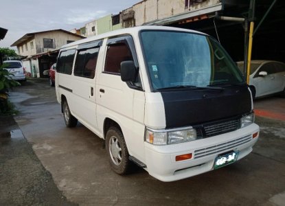 white minivan for sale