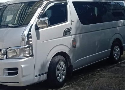 toyota hiace 2010 price