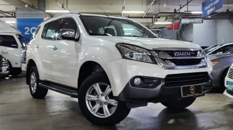 2016 Isuzu MUX LS-A 2.5L 4X2 DSL MT