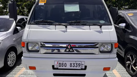 MITSUBISHI L300 CC W/ FB BODY & DUAL AC