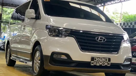 2019 Hyundai Grand Starex 2.5 GLS A/t, Swivel Chair, 9Seaters ₱1.145