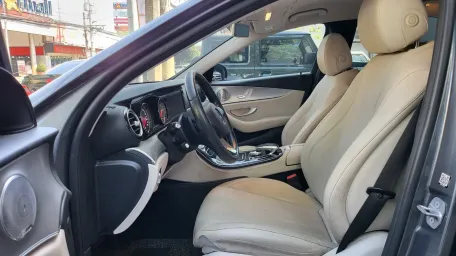 ✅Mercedes-Benz E220D 2018 2.0 Avantgarde Auto