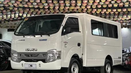 2025 Isuzu Traviz Utility Van 2.5L (Dual Aircon) M/T Diesel
