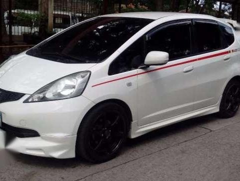 10 Honda Jazz 1 3 Pormado White Mt 1556