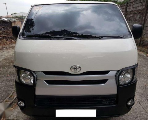 2018 toyota hiace commuter 3.0 mt