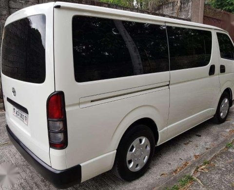 2018 toyota hiace commuter 3.0 mt