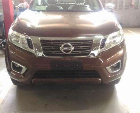 18 Nissan Navara 2 5l 4x2 El Calibre 6mt