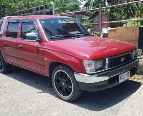 toyota hilux 2001 model