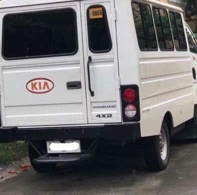 kia close van