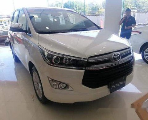 White Toyota Innova 2019 For Sale 678260