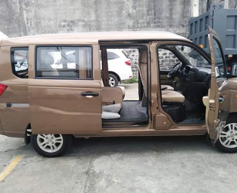 8 seater van