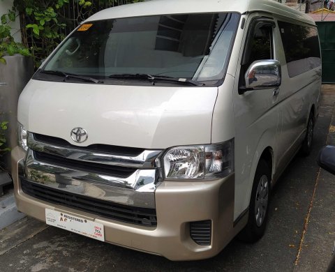 toyota hiace 13 seater price