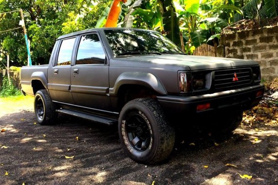 1998 Mitsubishi Strada Manual Diesel well maintained