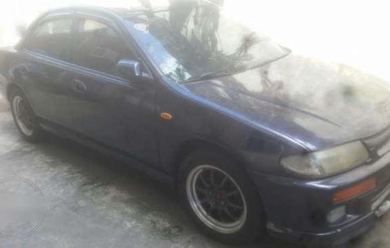 Mazda sedan 323