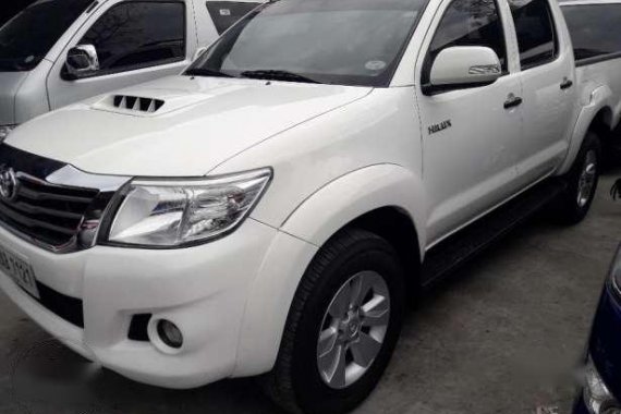 Toyota 2014 Hilux 4x2 White Manual 22000kms Mileaged