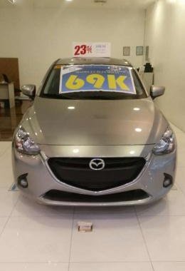 Mazda 2 V plus AT SEDAN