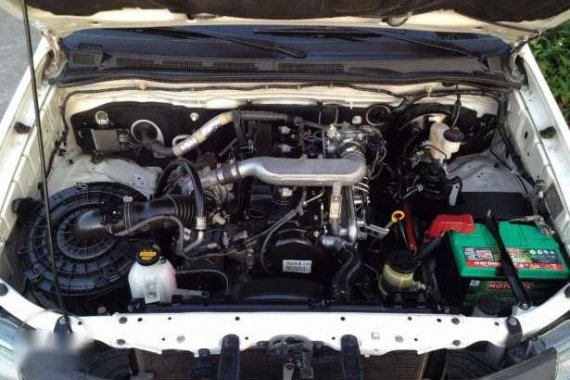 2013 Toyota Hilux FX 5 speed manual