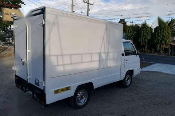Mitsubishi L300 closed van model 2004