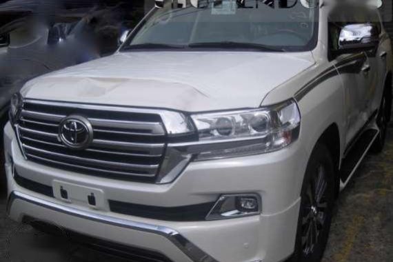 2017 Toyota Land Cruiser VX Limited Sport Ready Stock