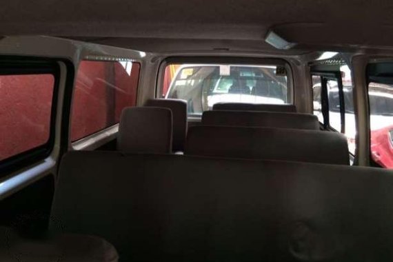 Toyota hiace commuter 2015