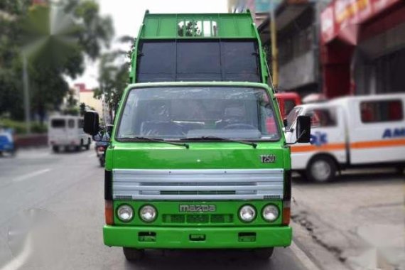 Mazda Titan T2500 Mini Dump Truck