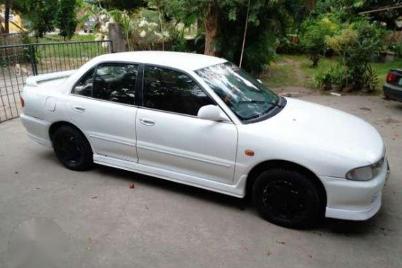 Mitsubishi Lancer GLXi manual negotiable