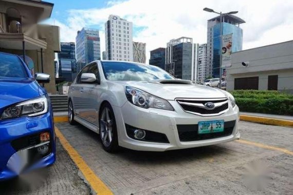 2010 subaru legacy AT low mileage