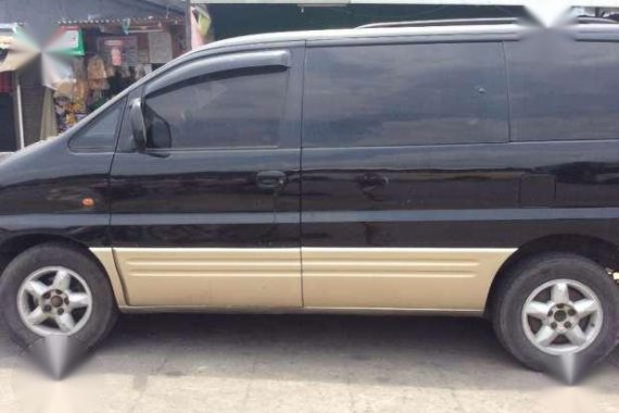 hyundai starex yr 2010 - negotiable