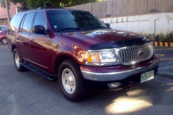 Super Fresh Low Milage 1999 Ford Expedition 4x4
