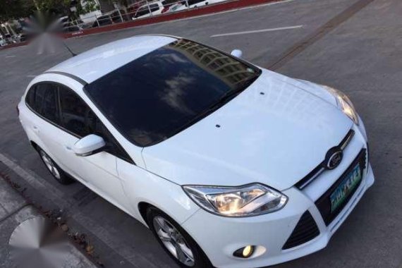 2014 Ford Focus Sedan vs Vios Altis City Civic